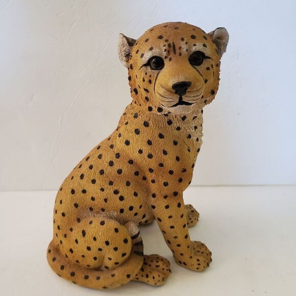 Large Cheetah Statue - Picture 1 of 9
